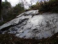 地質学的に貴重な御嶽の鏡岩（国指定特別天然記念物）の写真
